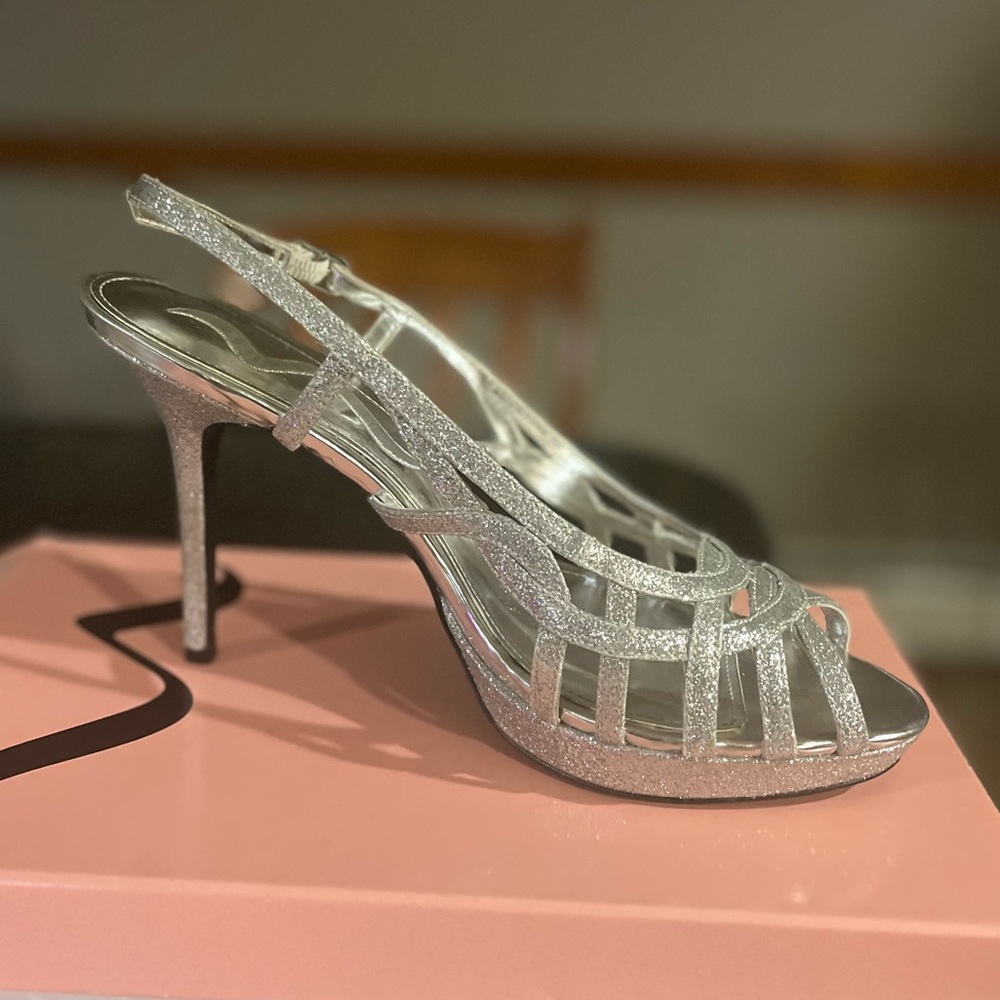 Silver glitter heel- like new